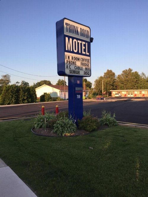 Trunk Road Motel image 41